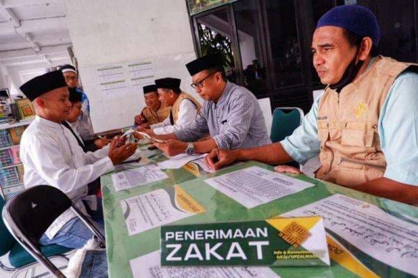 Apa Tujuan Mengeluarkan Zakat Fitrah dan Mal