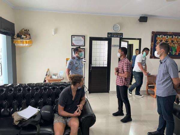 Viral Tari Bugil di Batur Bali, Bule Kanada Urung Diusir, Kenapa?