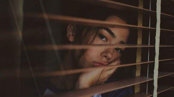 Sering Melamun Tanpa Sebab, Apakah Baik bagi Kesehatan Tubuh?