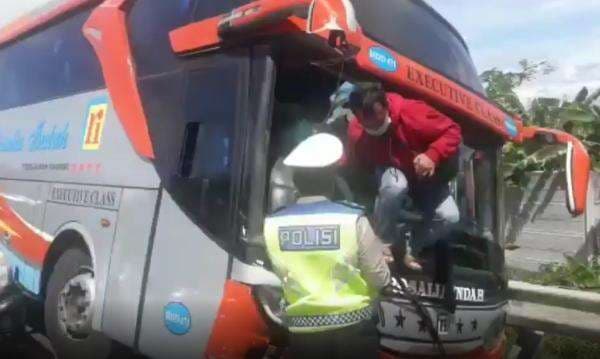 Empat Kendaraan Kecelakaan Beruntun di Tol Tangerang Merak KM 95