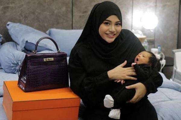 Aurel Hermansyah Boyong Ameena Lebaran di Singapura, Atta Halilintar Dilarang Komplain Baju yang Sudah Disiapkan