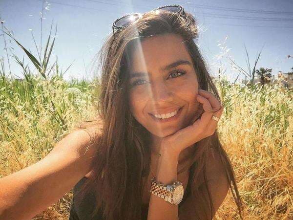 Biodata dan Agama Amine Gulse, Mantan Miss Turkey sekaligus Istri Mesut Ozil