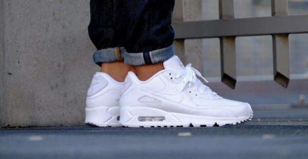 Ini Dia 4 Cara Merawat Sneakers Biar Awet, Wajib Dicoba!