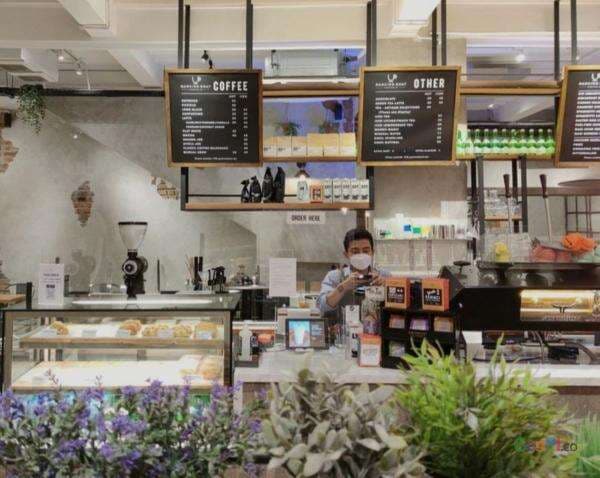 Nongkrong di Kafe Kekinian Dancing Goat Coffee, Cozy Banget