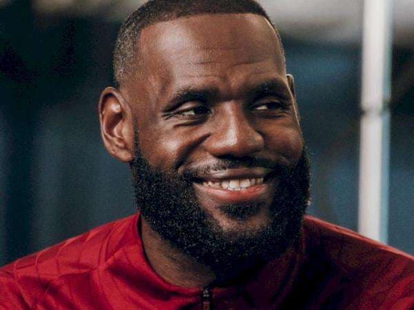 Liverpool Lolos Final Liga Champions, LeBron James Senang Banget