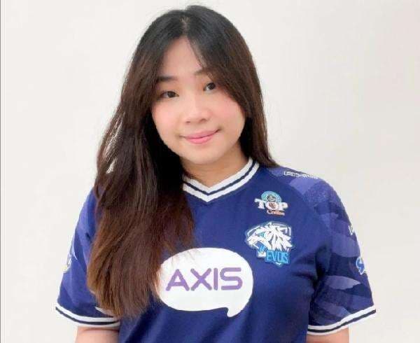 Profil Biodata Winda Earl, Pro Player eSport Cantik yang Bikin Geger karena Uang Rp20 M di Bank Raib