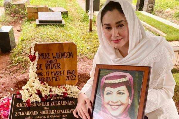 Nia Zulkarnaen Masih Berduka, Ini Harapannya usai Mieke Wijaya Meninggal Dunia
