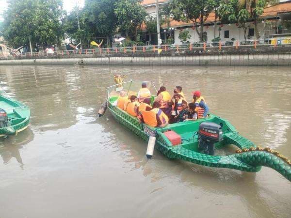 Wisata di Surabaya Ini Mirip Kota Amsterdam, Menyusuri Sungai Kalimas dengan Perahu Naga Cukup Bayar Rp4 Ribu