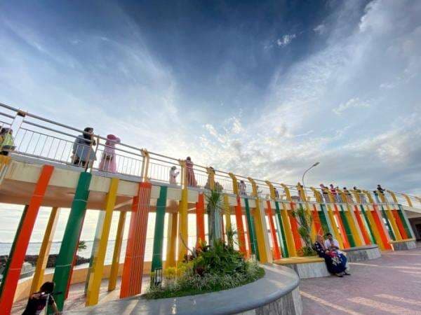 Jembatan Estetik hingga Monumen Cinta, Wisata Gratis Ini Membeludak saat Libur Lebaran