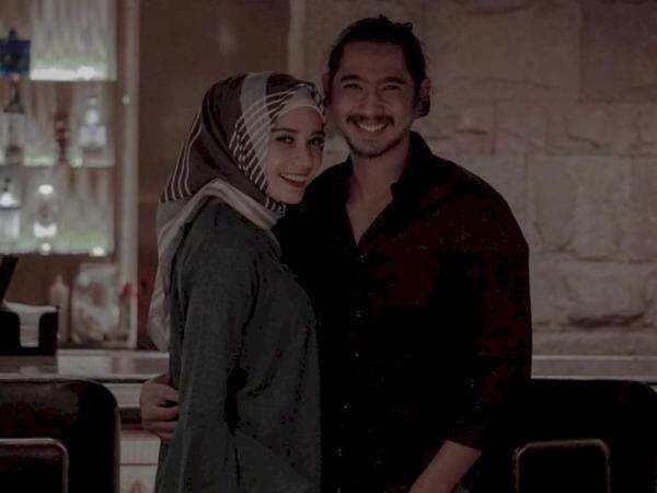 Arya Saloka Rangkul Putri Anne Usai Heboh Video Mesra dengan Amanda Manopo