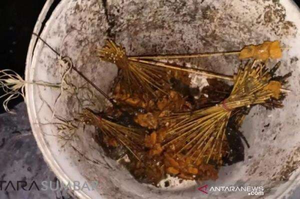 Viral! Cewek Komplain Dapat Pelayanan Buruk Beli Sate Babi Bali
