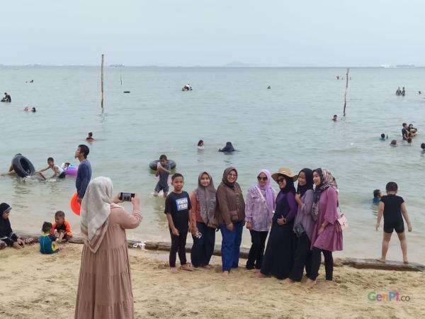 Pantai Nongsa, Destinasi Wisata yang Dipadati Warga Batam