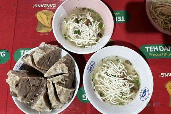 Bakso Sebesar Kepala Bayi Bikin Kaget, Rasanya Maknyos