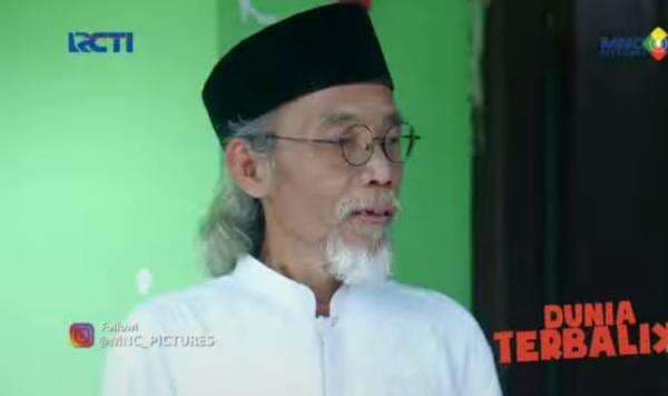 Sinopsis Dunia Terbalik 8 Mei 2022: Dadang Niat Bohong Bagikan 5 Amplop, Idoy Beri Komentar