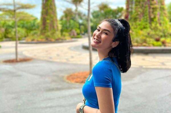 Stevie Agnecya Eks Samuel Rizal Ungkap Alasan Pindah Agama Diam-Diam