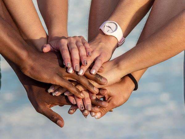 Pertemanan SMP Adalah yang Terbaik Sepanjang Masa Pertemanan SMP Adalah yang Terbaik Sepanjang Masa