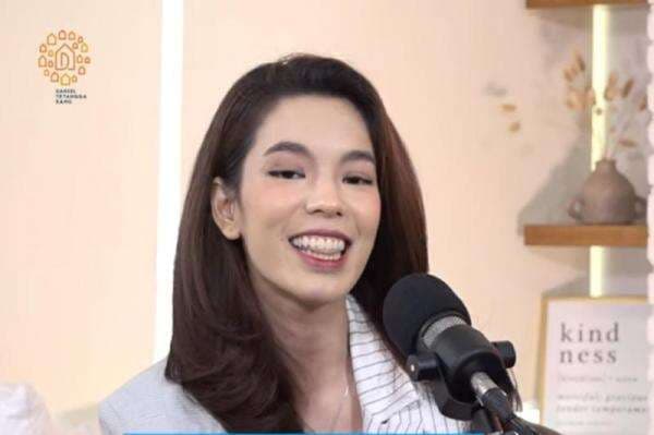 Cerita Tiffany Jolie Miliki Toxic Relationship dengan sang Ayah, Sampai Minta Pindah ke Panti Asuhan