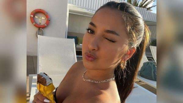 5 Potret Terbaru Jennifer Coppen yang Makin Berani Tampil Seksi