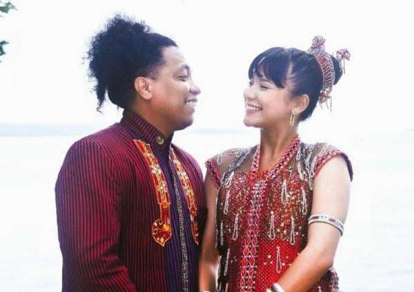 Arie Kriting dan Indah Permatasari Gelar Syukuran Pernikahan di Buton, Kental Nuansa Adat Sulawesi