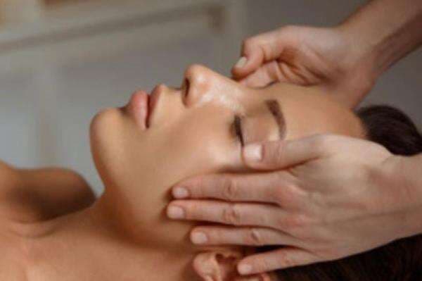 Beautypedia: Wajah Cerah Berseri dengan Totok Wajah