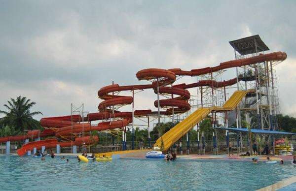 Serunya Healing di Hairos Waterpark Medan