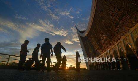 Asita: Jumlah Wisatawan ke Sumbar Saat Libur Lebaran Naik 200 Persen Asita: Jumlah Wisatawan ke Sumbar Saat Libur Lebaran Naik 200 Persen