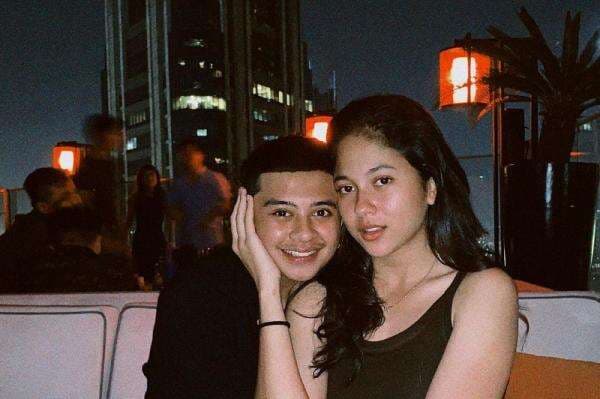 Sitha Marino Dihujat Karena Umbar Kemesraan Vulgar dengan Bastian Steel: Emang Gue Kayak Gini Sitha Marino Dihujat Karena Umbar Kemesraan Vulgar dengan Bastian Steel: Emang Gue Kayak Gini