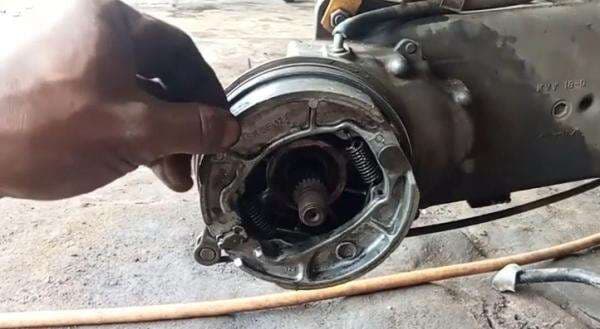 Cara Perawatan Rem Tromol Sepeda Motor