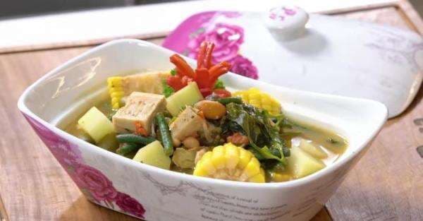 Inspirasi Bumbu Sayur Asem Rumahan Enak ala Chef Rudy Choirudin