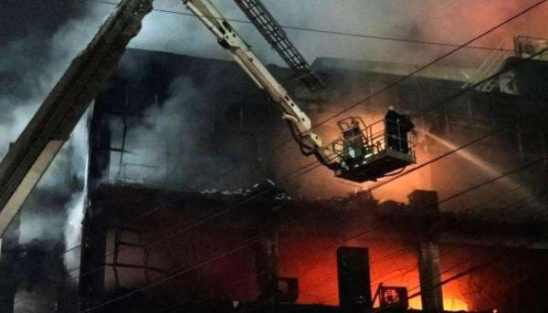 Gedung Perkantoran 4 Lantai Terbakar, 27 Orang Tewas Puluhan Lainnya Luka