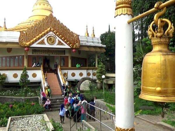 Pagoda Pertama di Indonesia Ini Menyimpan Harta Karun yang Masih Tersembunyi