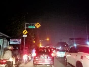 Jalan Bogor ke Arah Parung Macet Parah di Perempatan Ciseeng, Tidak Ada Petugas Sama Sekali!