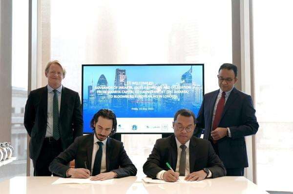 Transjakarta Gandeng Bloomberg Perkuat Implementasi Armada Bus Listrik