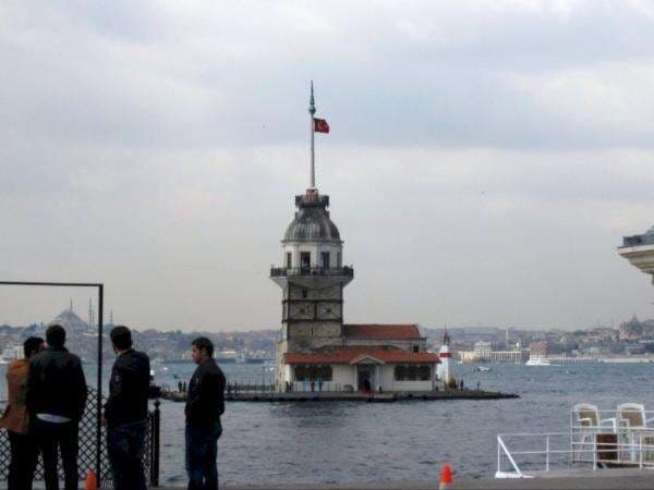 Menara 'Gadis' di Tengah Laut, Lokasi Syuting James Bond Berbalut Kisah Miris Putri Sultan