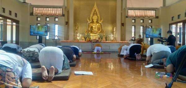 Begini Perayaan Waisak Umat Buddha Solo di Vihara Dhamma Sundara