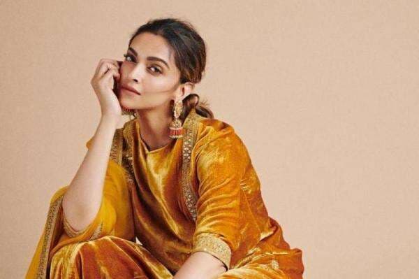 Deepika Padukone Mendadak Muncul di Prancis, Jadi Juri Festival Film Cannes 2022