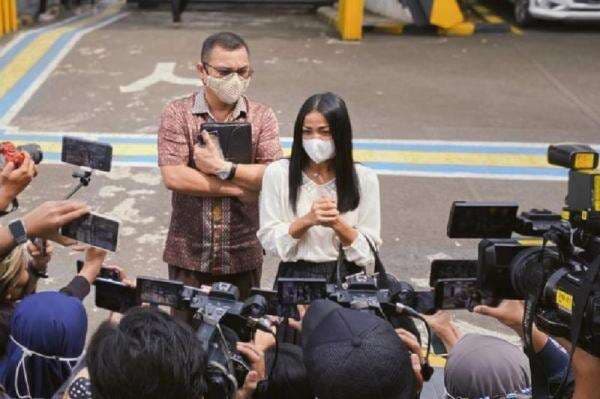 Riri Kharisma Bantah Jadi ART Mendiang Cut Indria Marzuki, Begini Respons Nirina Zubir