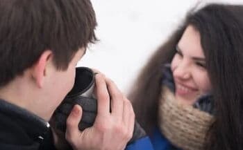 5 Tempat Pasangan Bisa Bertemu dengan Selingkuhan, Salah Satunya Reuni!