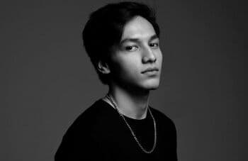 Jefri Nichol Bahas Foto `Ciuman` dengan Pria: Itu <i>Framing</i>, hanya <i>Becandaan</i>