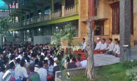 Lowongan Kerja Menjadi Tenaga Pengajar di SMK Al Azhar Menganti Gresik Jawa Timur