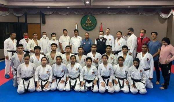 Ari Saputra Sumbang Medali Emas buat Indonesia dari Karate pada SEA Games 2021 Ari Saputra Sumbang Medali Emas buat Indonesia dari Karate pada SEA Games 2021