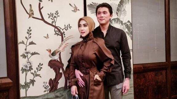 Hidupnya Penuh Drama Kepalsuan? Bukti Kebohongan Syahrini Terbongkar Gegara Lakukan Hal Ini ke Reino Barack