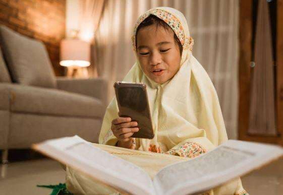 Bolehkah Membaca Surat Yasin di HP tanpa Wudhu?