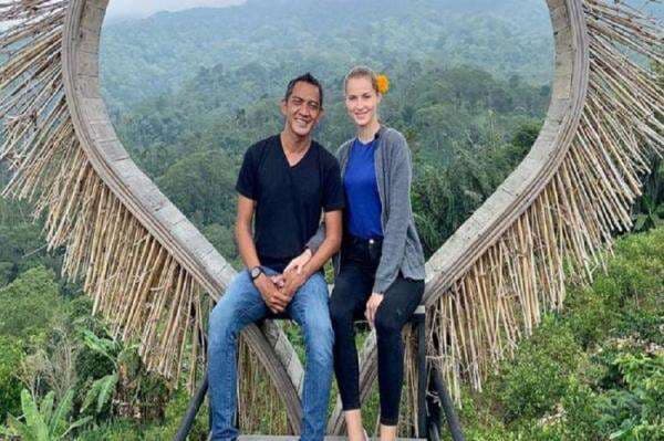 Viral Kisah Cinta Bule Rumania dengan Pria Indonesia, Bersedia Dipinang Tanpa Mahar