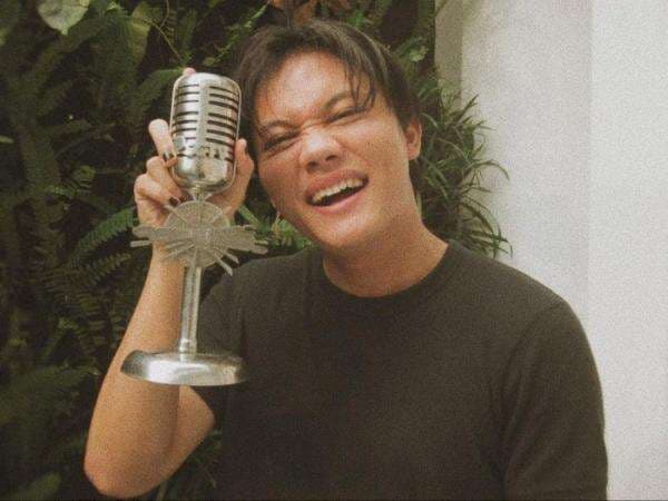 Chord Gitar Lagu 'Cuek' Rizky Febian Beserta Makna Lagunya