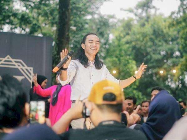 Chord Gitar Buih Jadi Permadani Versi Zinidin Zidan Ini Bikin Kamu Galau!