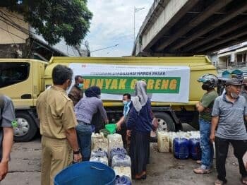 Jokowi Bandingkan Harga Minyak Goreng Curah, di Jerman Rp47.000 dan Singapura Rp41.000/Liter