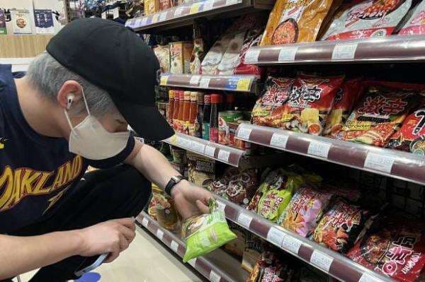 Heboh Chenle NCT Dream Jajan Mi Instan di Minimarket Indonesia