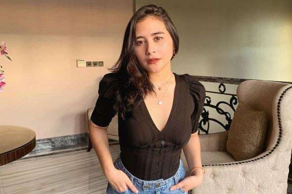 Heboh Adegan Ranjang Reza Rahadian & Prilly Latuconsina, Ada Apa?