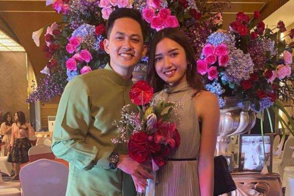 Kiki Farrel Gandeng Pacar di Nikahan Masayu Clara, Netizen: Semoga Cepat Nyusul